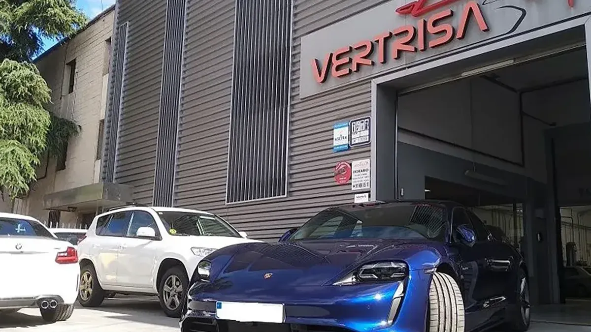 Revisar el coche periódicamente